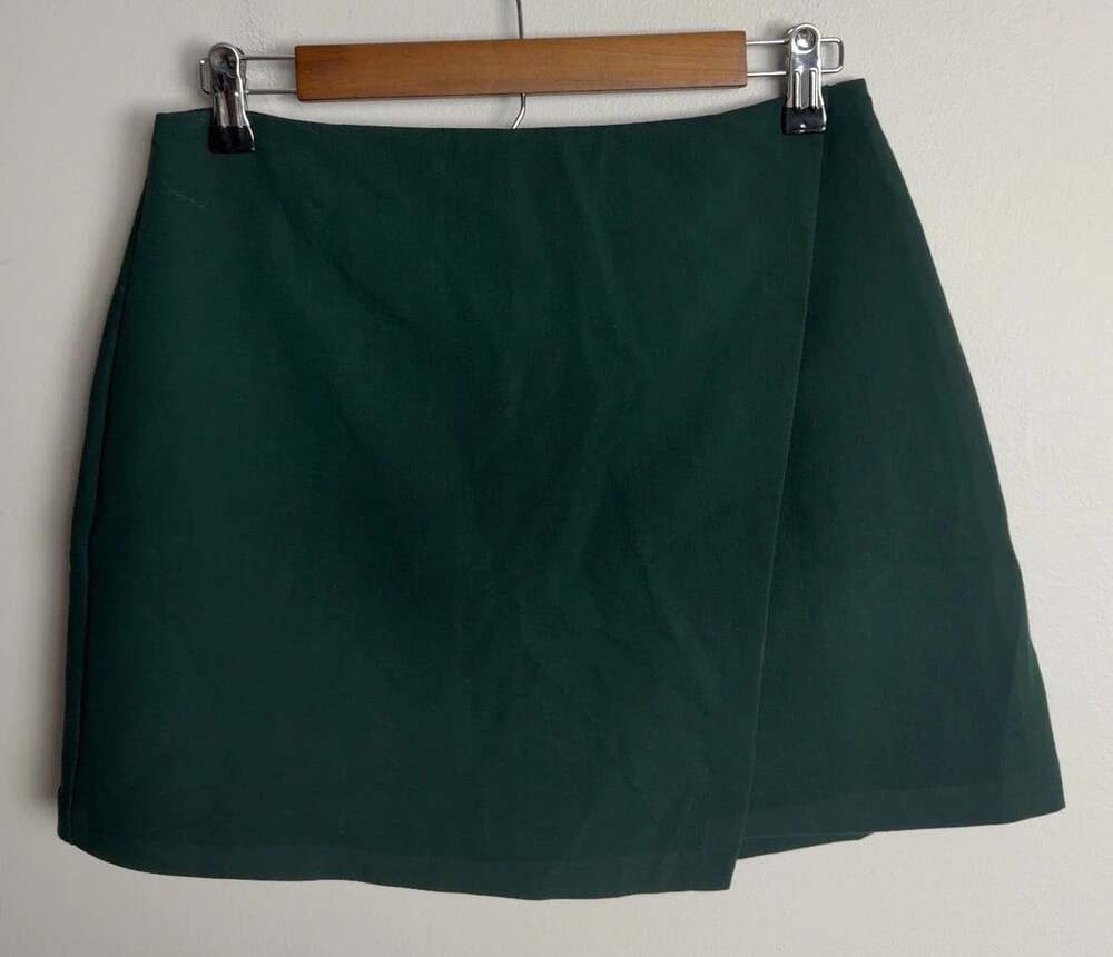 Abercrombie & Fitch Green Wrap Mini Skort Size Medium 143F0644 Women’s